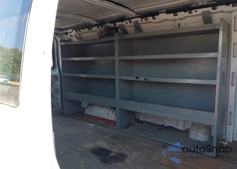 2005 Chevrolet Express from USA, damaged, VIN 1GCGG25VX51137331